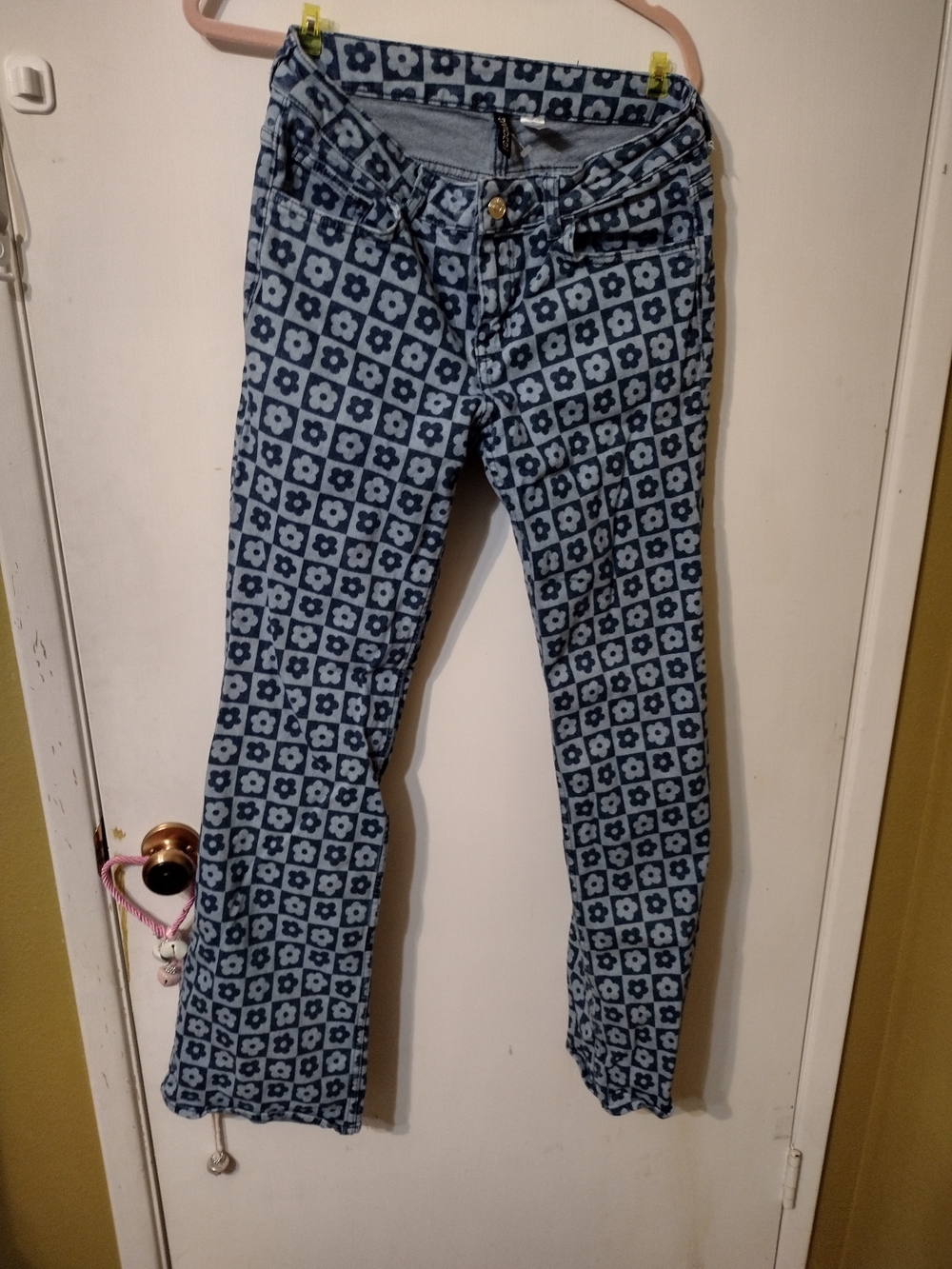 H&M Divided Blue Floral Tile Print Jeans